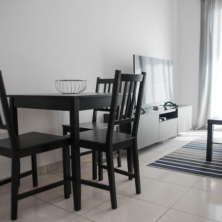 Renovated One Bedroom Apartment In Paphos With Pool Eksteriør billede