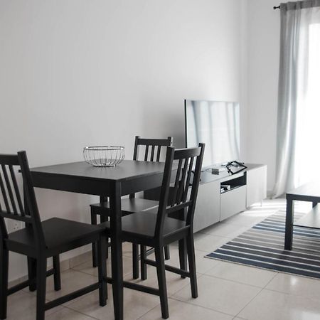 Renovated One Bedroom Apartment In Paphos With Pool Eksteriør billede