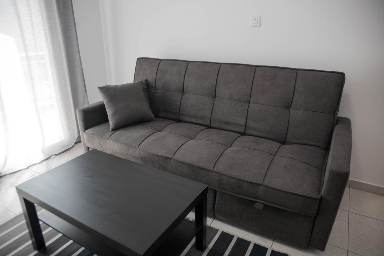 Renovated One Bedroom Apartment In Paphos With Pool Eksteriør billede