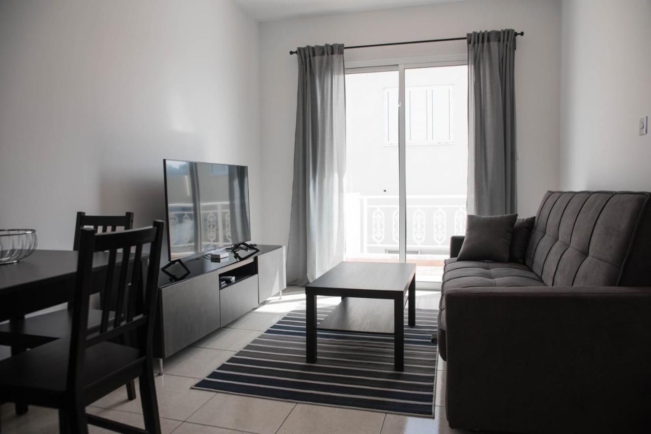 Renovated One Bedroom Apartment In Paphos With Pool Eksteriør billede