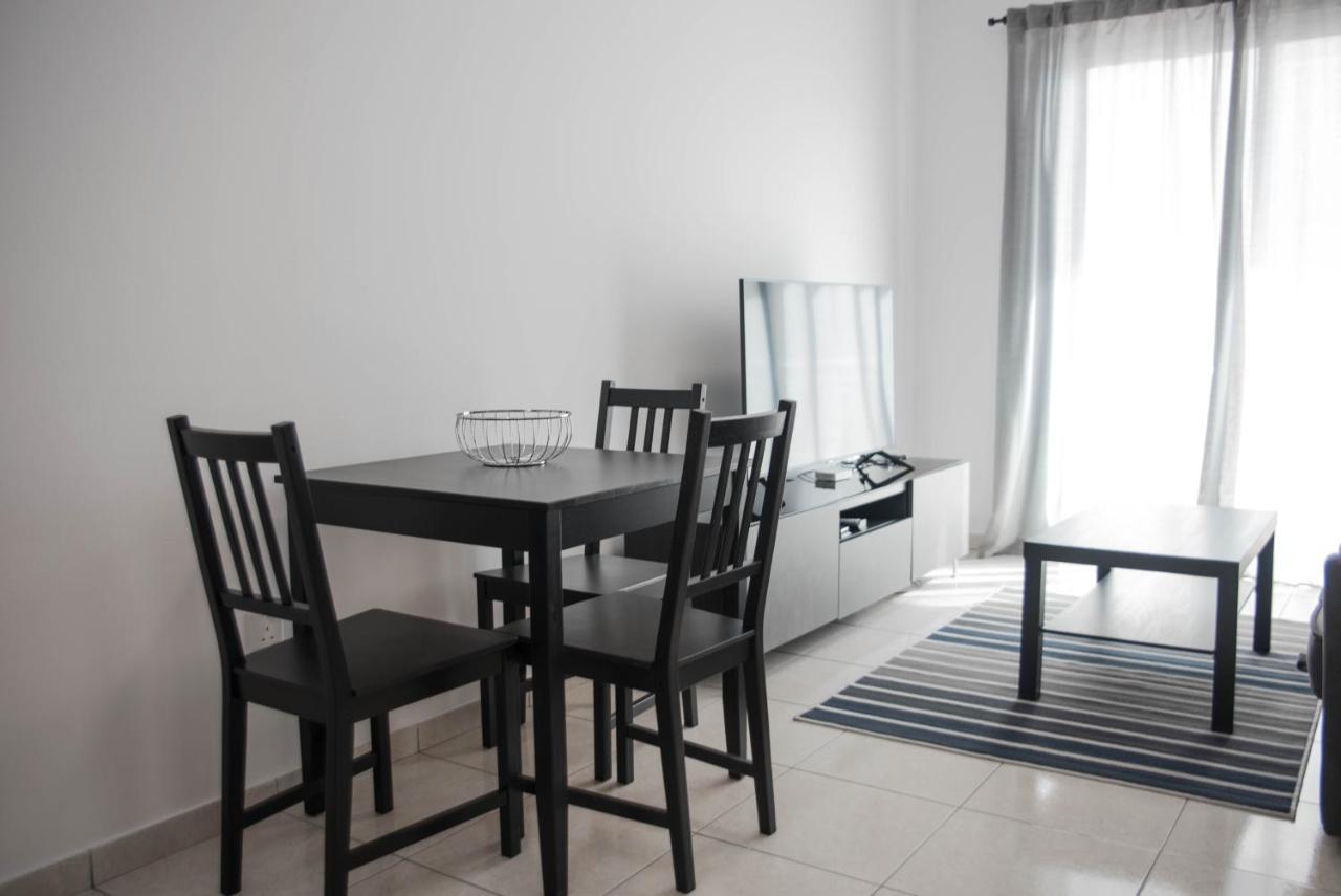 Renovated One Bedroom Apartment In Paphos With Pool Eksteriør billede